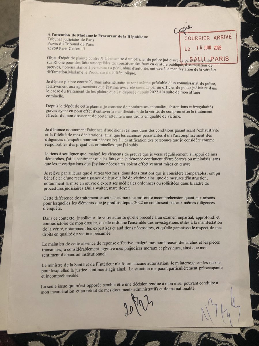 AzAz1189192's tweet photo. @amnestyfrance coucou Amnesty France j’ai été condamné à MON INSU à 12 ans de prison ferme . Impossible d’obtenir l’ordonnance de jugement. Suite à cette condamnation le ministère public a réalisé un pourvoi en cassation pour me condamner définitivement. HELP ME https://t.co/6EX5Wbeq8e