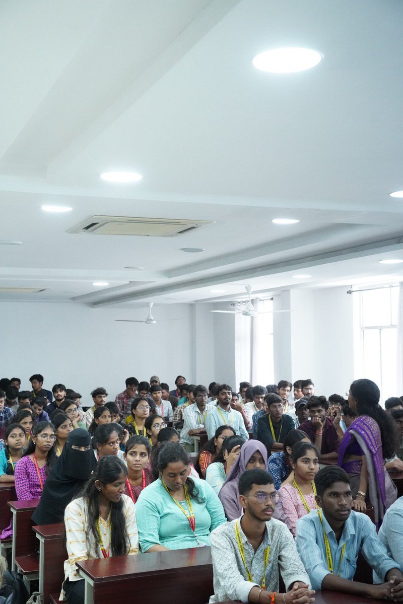 mlritmofficial's tweet photo. 🌐 Fog Computing Workshop Successfully Organized by the Department of CSE 💻
#FogComputing #CSE #ComputerScienceAndEngineering #EmergingTechnologies #CloudComputing #EdgeComputing #TechnologyWorkshop #TechnicalWorkshop #StudentLearning #IndustryRelevantSkills #PracticalLearning https://t.co/zjpRMc5qne
