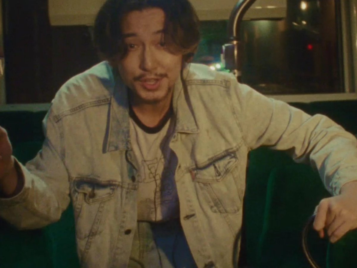 atzlas's tweet photo. OHH THE DENIM JACKET MAKING A COMEBACK 🥲

2023                                    2026 https://t.co/lhEokf7LT1