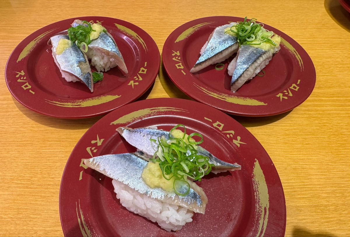 Komo1117's tweet photo. スシローが好きです(๑´ڡ`๑)
さんまが美味しすぎたっ！ https://t.co/O6FwvsfSRa