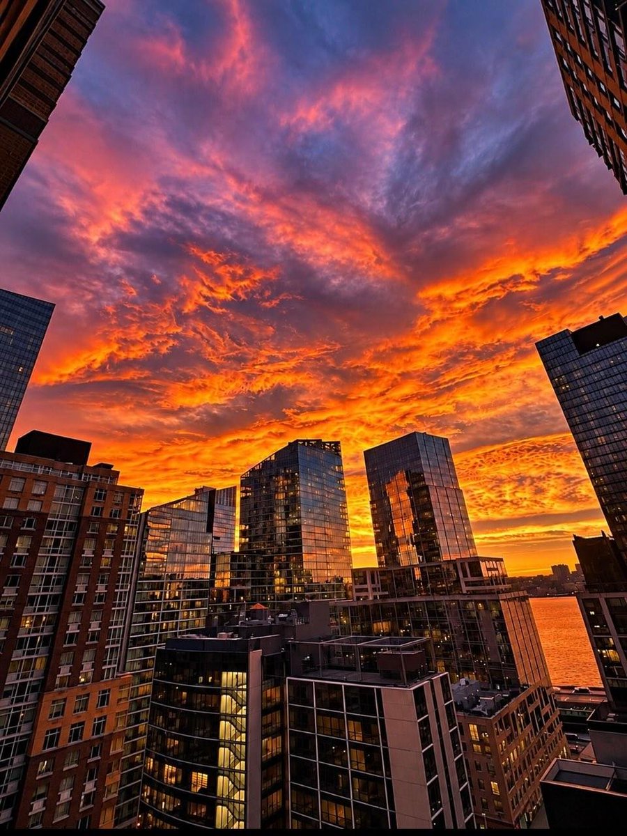 earthviewss1's tweet photo. New York 🇺🇸 https://t.co/ksE7AKSrhI