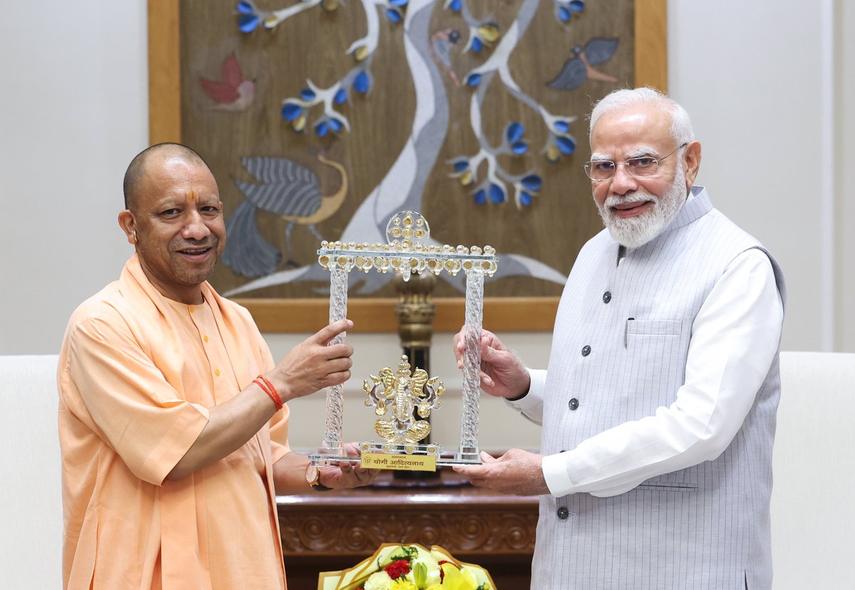 PMOIndia's tweet photo. Chief Minister of Uttar Pradesh, Shri @myogiadityanath met Prime Minister @narendramodi.

@CMOfficeUP https://t.co/qlf6XbF83C