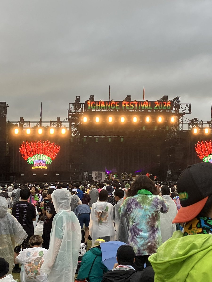 KAsahikawa's tweet photo. wanimaワンチャンフェス　今日はここから！
皆勤賞！！
♯wanima https://t.co/KtoyAPc7Bw