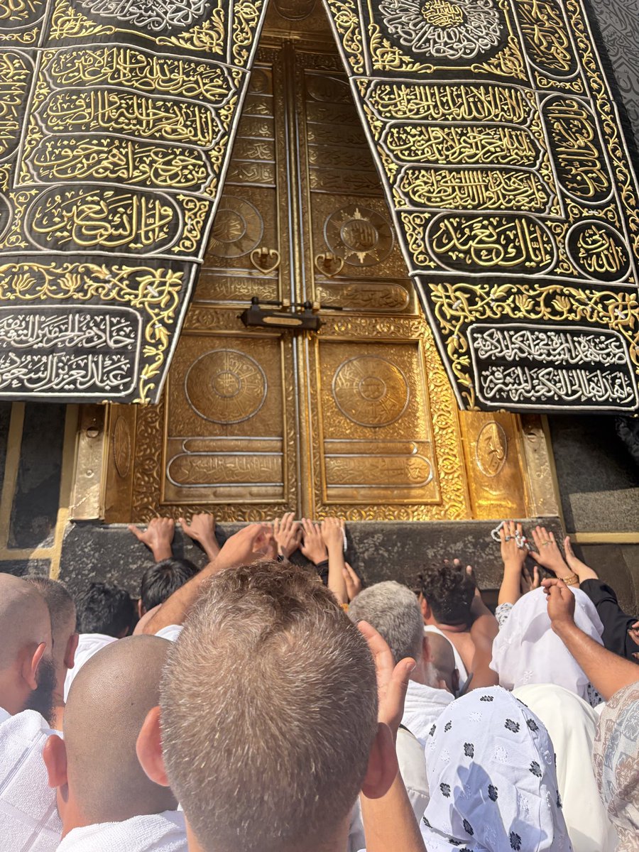 ElsayedEltaweel's tweet photo. لبيك اللهم عمره عن شخص لطيف فارقنا 
ربنا يرحمك يا حاجة " سعدية حسن بركات "
ف الجنة نعيمه بقدر ما كنتي لطيفه وأميرة ❤️🕋 https://t.co/0nU9A6jdDg