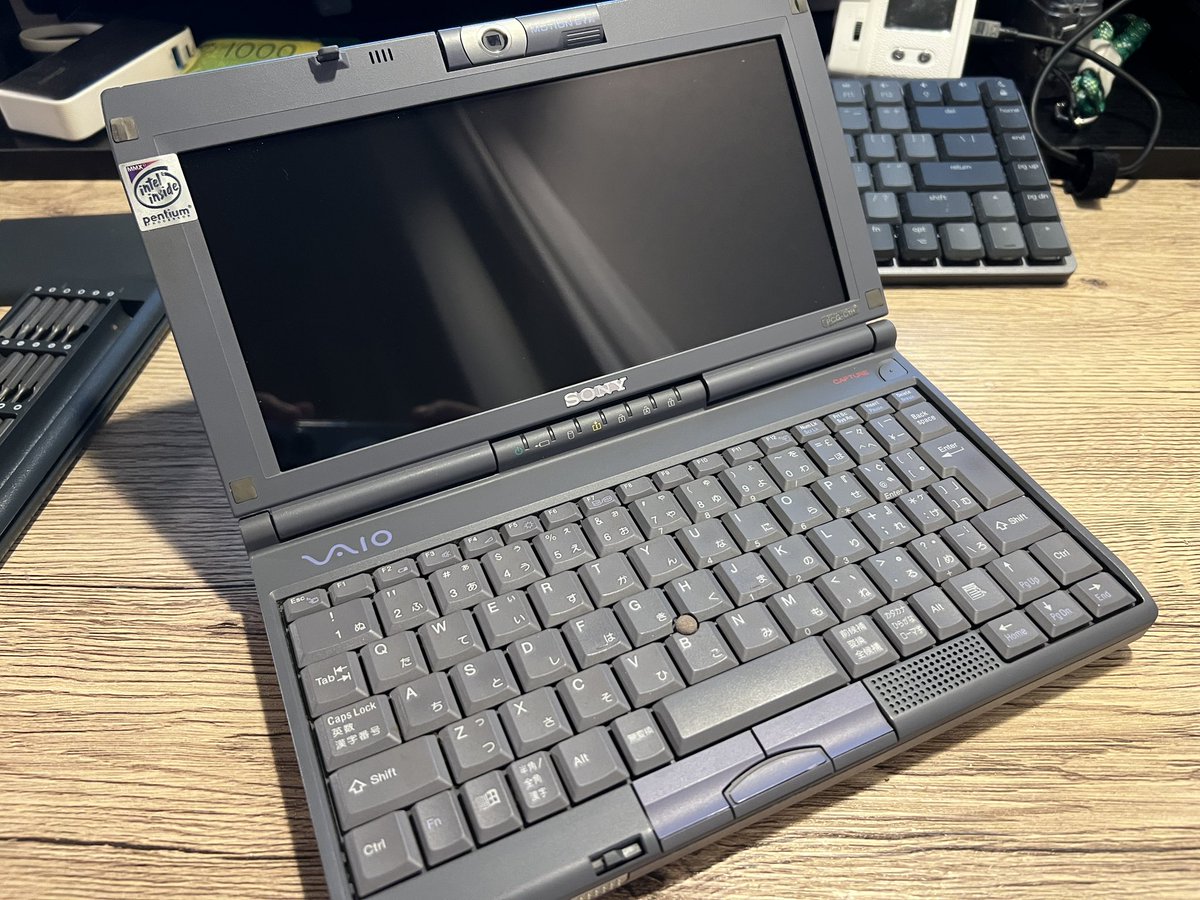 ak_kaito750's tweet photo. オブジェでも330円��い https://t.co/BhxBewvdDv