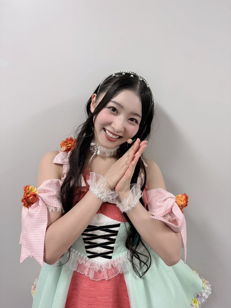 julia_an115's tweet photo. #スクールアイドルミュージカル
千秋楽本当にありがとうございました🧡

19日の初日から、
始まってしまったらとてもあっという間の今日でした。
　
スクミュの世界に足を運んでくださった皆さん、応援してくださった全ての皆さんに感謝の気持ちでいっぱいです！！

たくさんのペンライトの景色、君と見る夢を一緒に歌えたこと
どれも大切な思い出です。

幸せな時間をありがとうございました！！

#スクミュ #lovelive