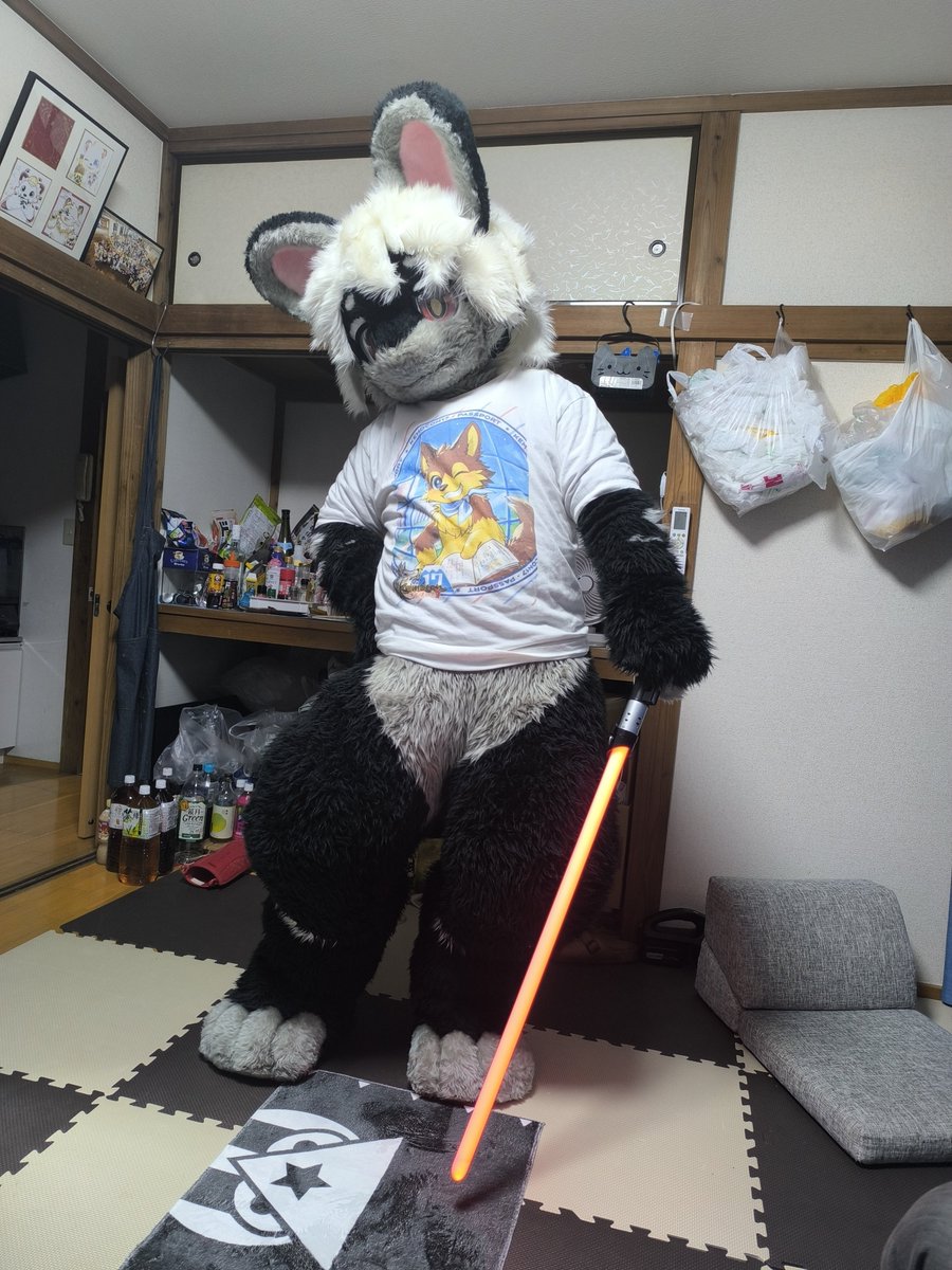 hayato_GX72A's tweet photo. @YUUYA_INU ライトセーバーならあるよ？🤔 https://t.co/iyxiHBlpHE
