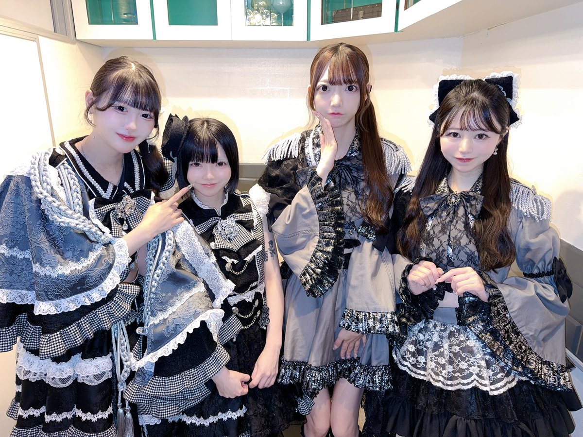 strix_concafe_'s tweet photo. 🎀本日のキャスト🎀

てて@tete_mizushiro 
ゆら@yura_strix 
るな@ru2yan_chu 
ゆな
ねる19:00~@Nemuny_a0 

🤍遠隔リンク🤍
https://t.co/69uI3XXNc8 https://t.co/vv5Kddr8bQ