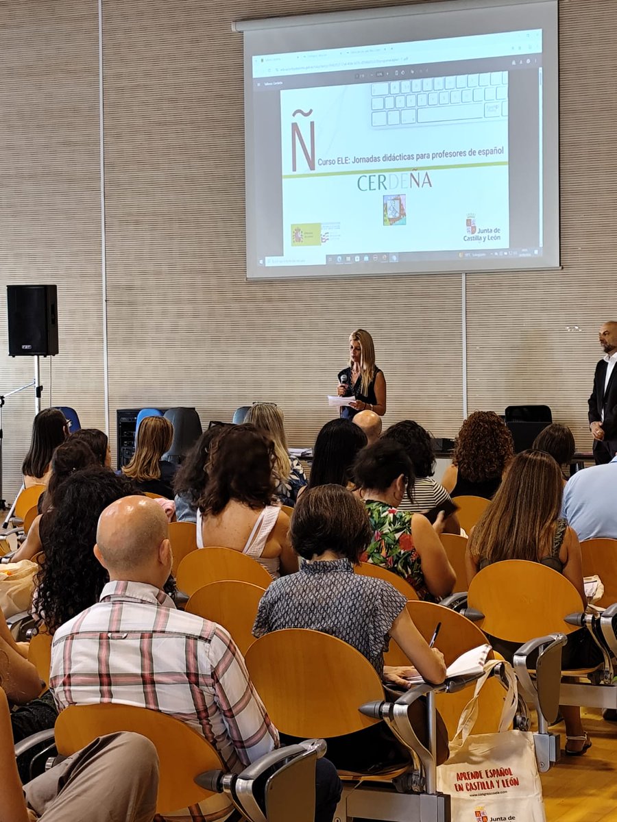 LearnCyL's tweet photo. HOY, EL ESPAÑOL HABLA EN CERDEÑA

Más de 80 profesores participan en esta jornada de formación en Cagliari, junto a 9 centros de Castilla y León.
Formación, cultura e innovación organizado por @jcyl @educacionItalia 

@ciudad_espanol @INCOURSES_UBU @upsa https://t.co/SBaqknZvQd