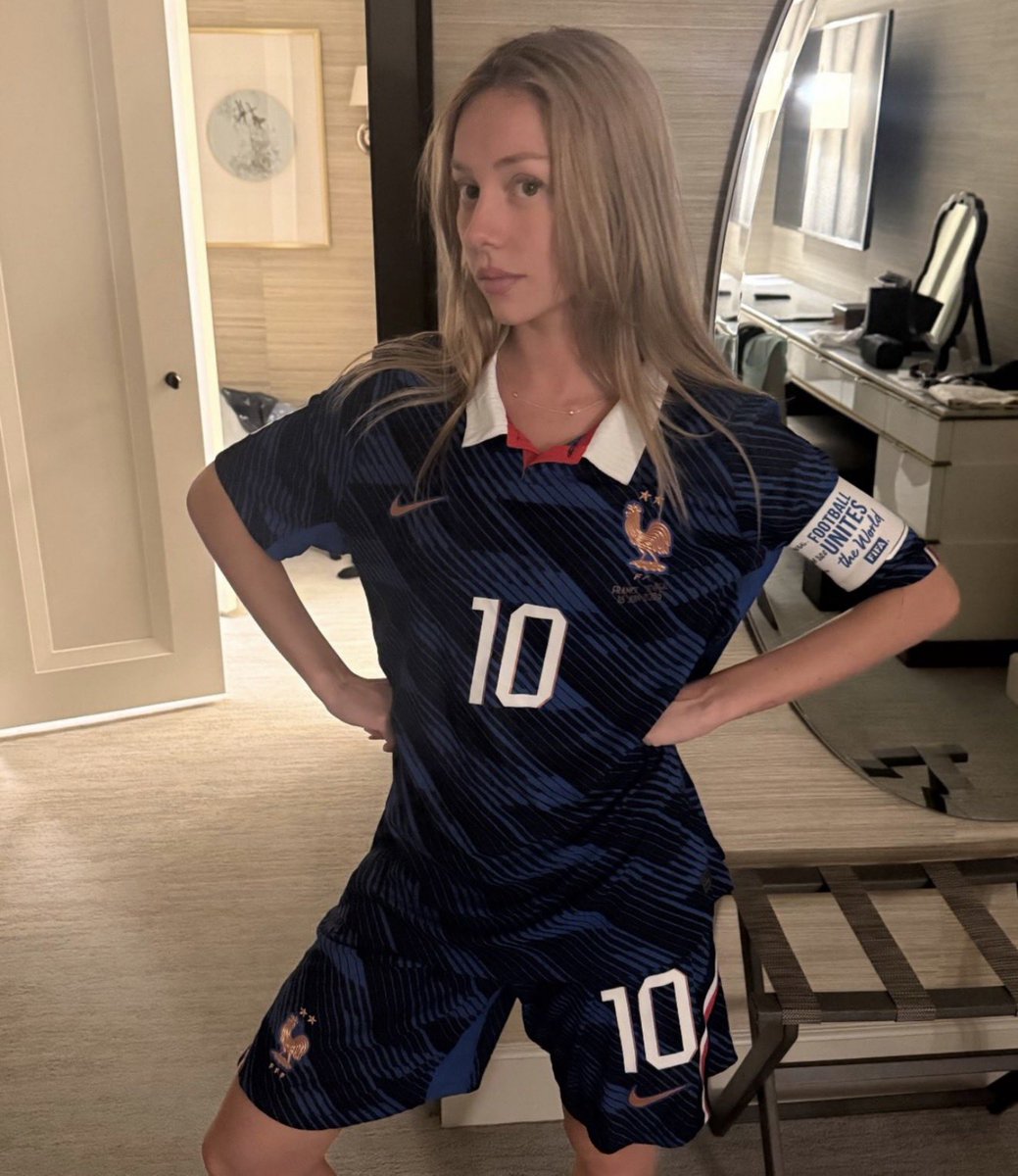 Madrib_Ultra's tweet photo. 🚨 JUST IN: Kylian Mbappé has left the French NT camp and arrived in Madrid.
He wants to spend more time with Ester Expósito during the international break. https://t.co/LnBI45X4MY