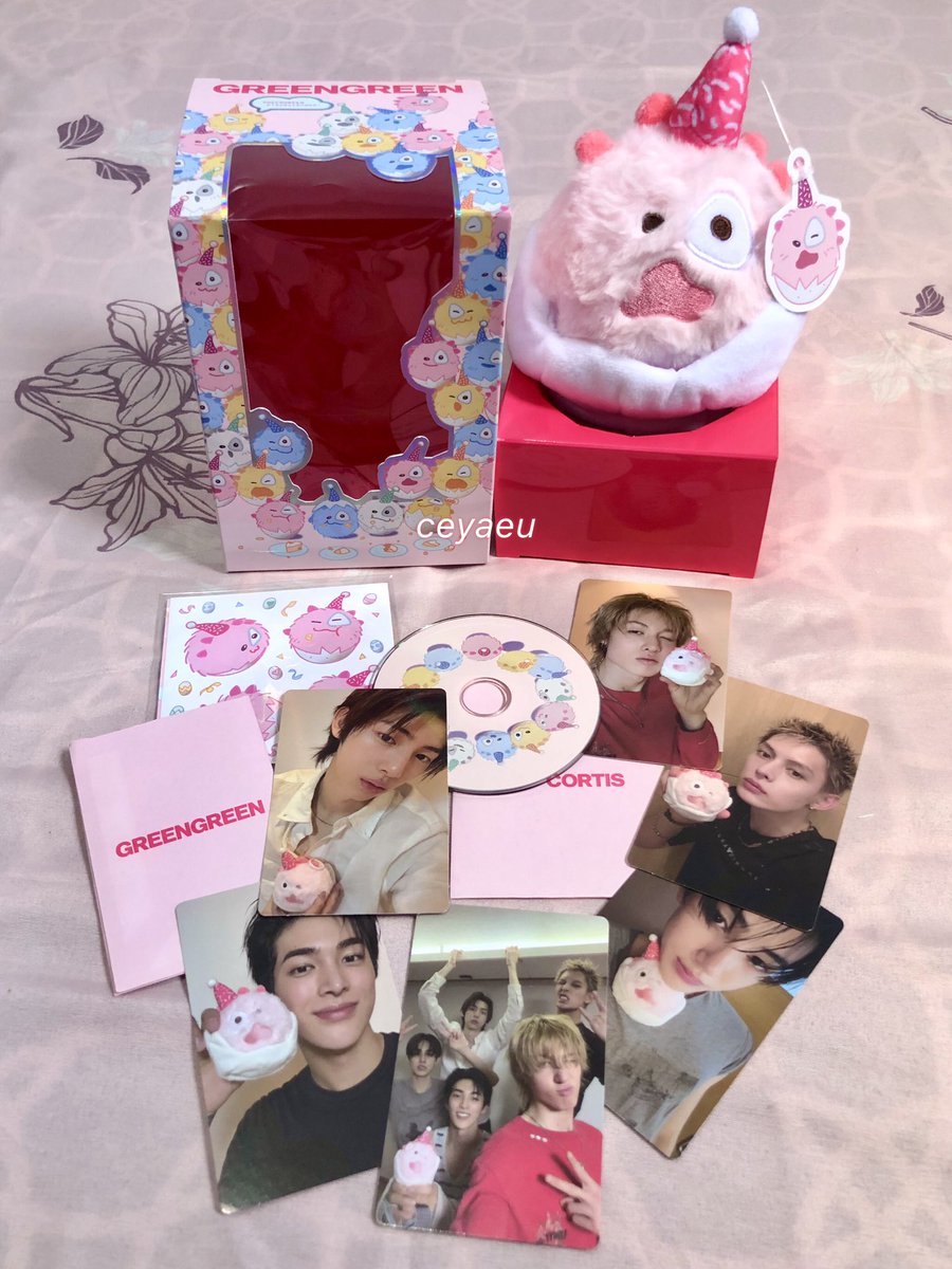 ceyaeu's tweet photo. my corball pink arrived safely yeayy🏄🏻‍♀️🫶🏻 https://t.co/KIYvnIhg4M