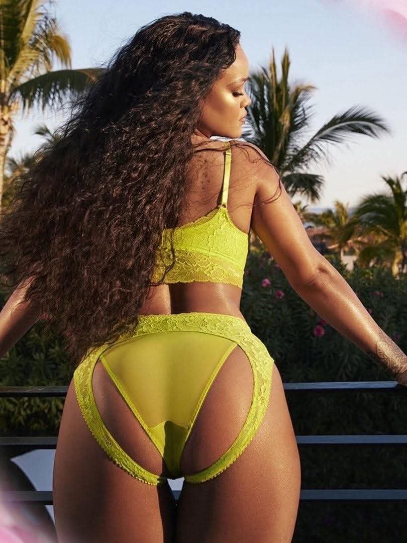 ModelAuraa's tweet photo. Rihanna front: “Damn 🔥”
Rihanna back: “Wait… DAMN AGAIN? 😭🔥” https://t.co/nU6kJ5mz7J