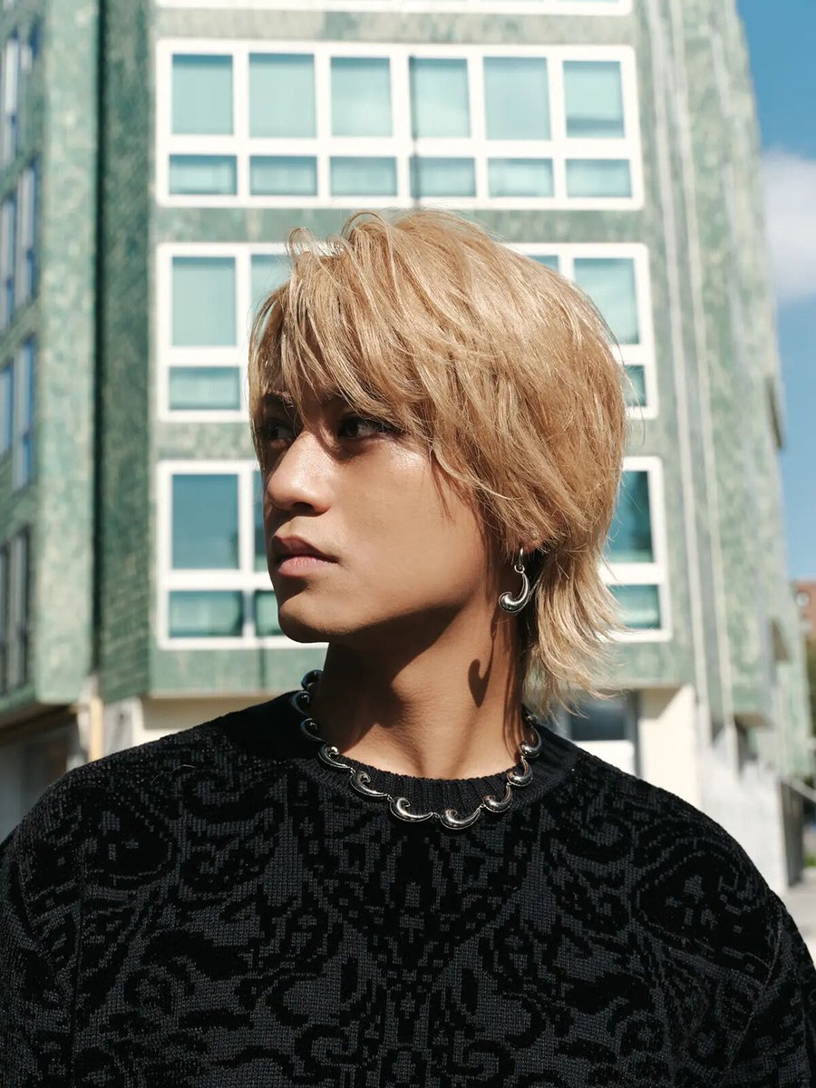 NumeroTOKYO's tweet photo. #Etro のグローバルブランドアンバサダーを務めるKing &amp; Princeの #髙橋海人 がショー出席のためミラノに到着。最新コレクションを纏ったスタイルを披露した。
https://t.co/EGrLGM6fmo

#etro #kaitotakahashi #エトロ @EtroOfficial @kp_official0523 https://t.co/9nHpsYi97e