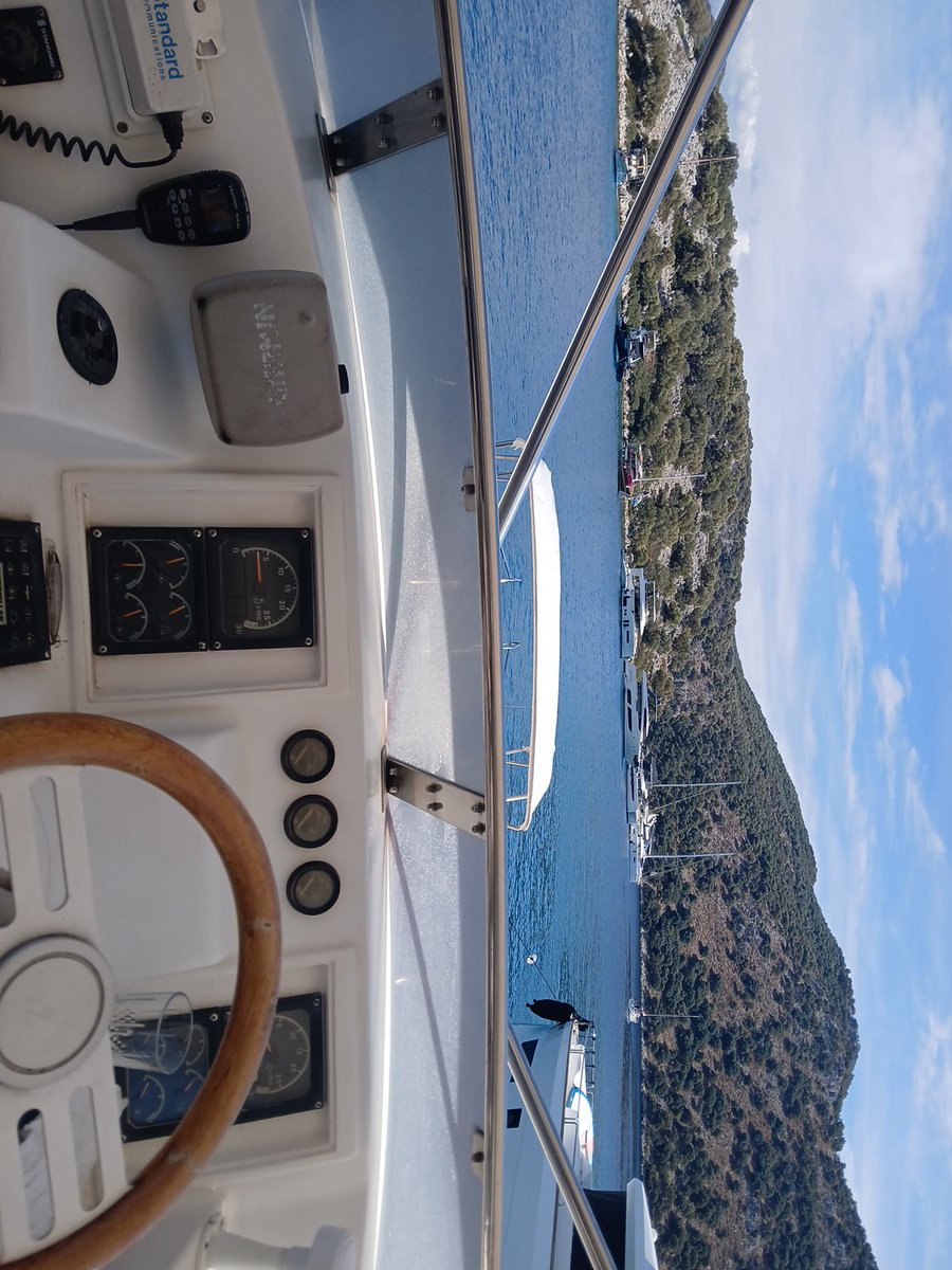 HalilOr07715203's tweet photo. @melikevarol Nefis bacaklarin var https://t.co/Te7r6gQV3T