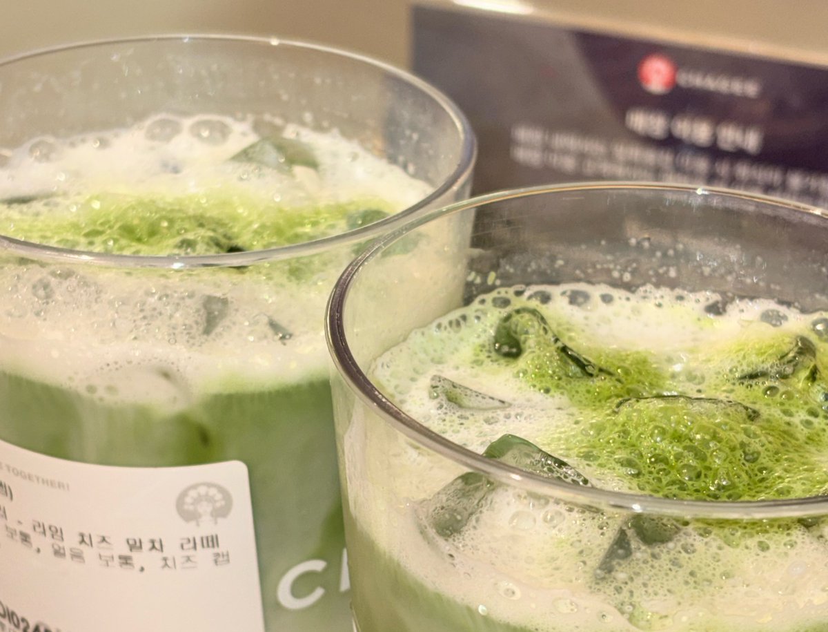 qpclzlo's tweet photo. 잠실 왓으면 꼭‼️ 머거야 할 거
 ㄴ 고구마모찌 🍠🍠🍠

그리고 차지티 라임치즈말차라떼 개죤맛 💢🙈🐥✌️💞 https://t.co/PFv31BrhFp