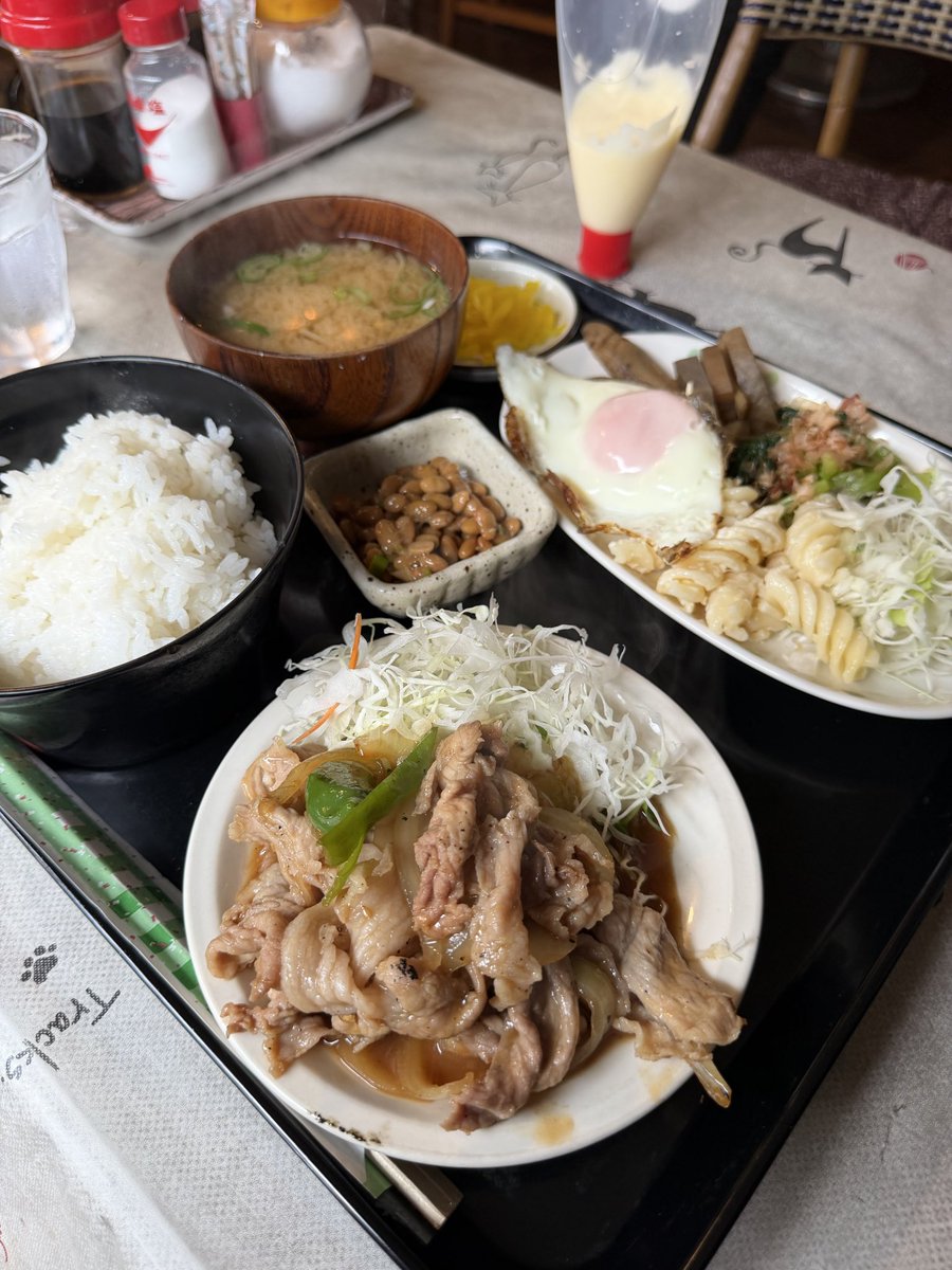 gourmetemperor's tweet photo. こんなに豪華な朝ご飯が700円で
食べられる愛知県いいでしょ？ https://t.co/yarNhhtrxt