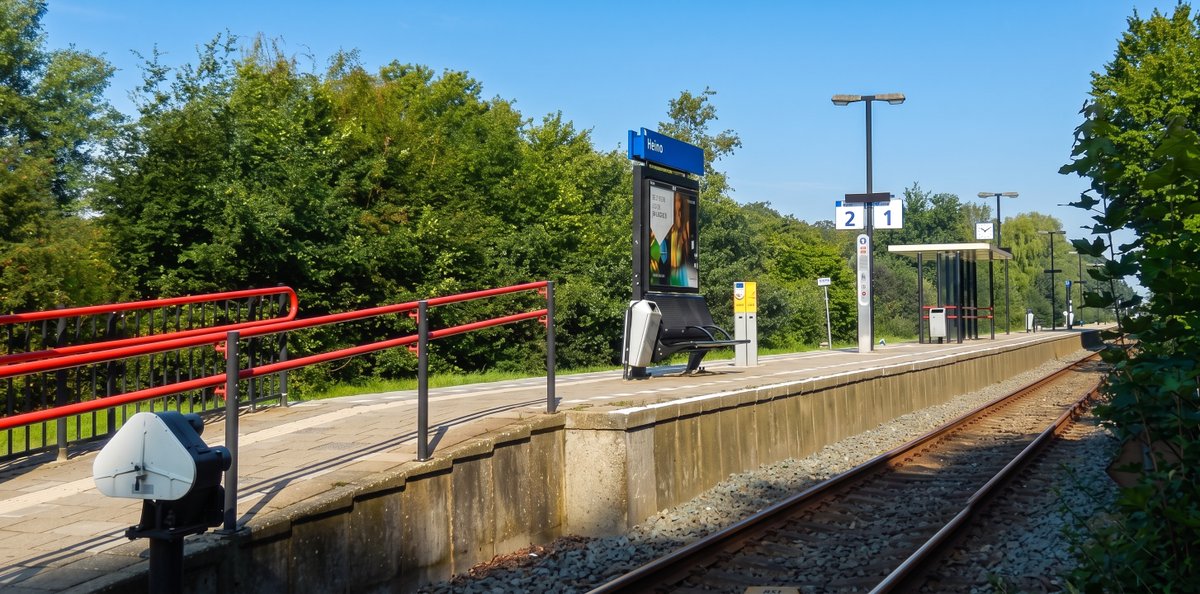 wimbeerden's tweet photo. Station van de dag 
25 september 2026
Het station van Heino oorspronkelijk uit 1881.
Foto´s door mij genomen op 20 augustus 2015 en aangevuld meteen foto uit 1900 verbeterd met AI. https://t.co/YuusTSgiMm