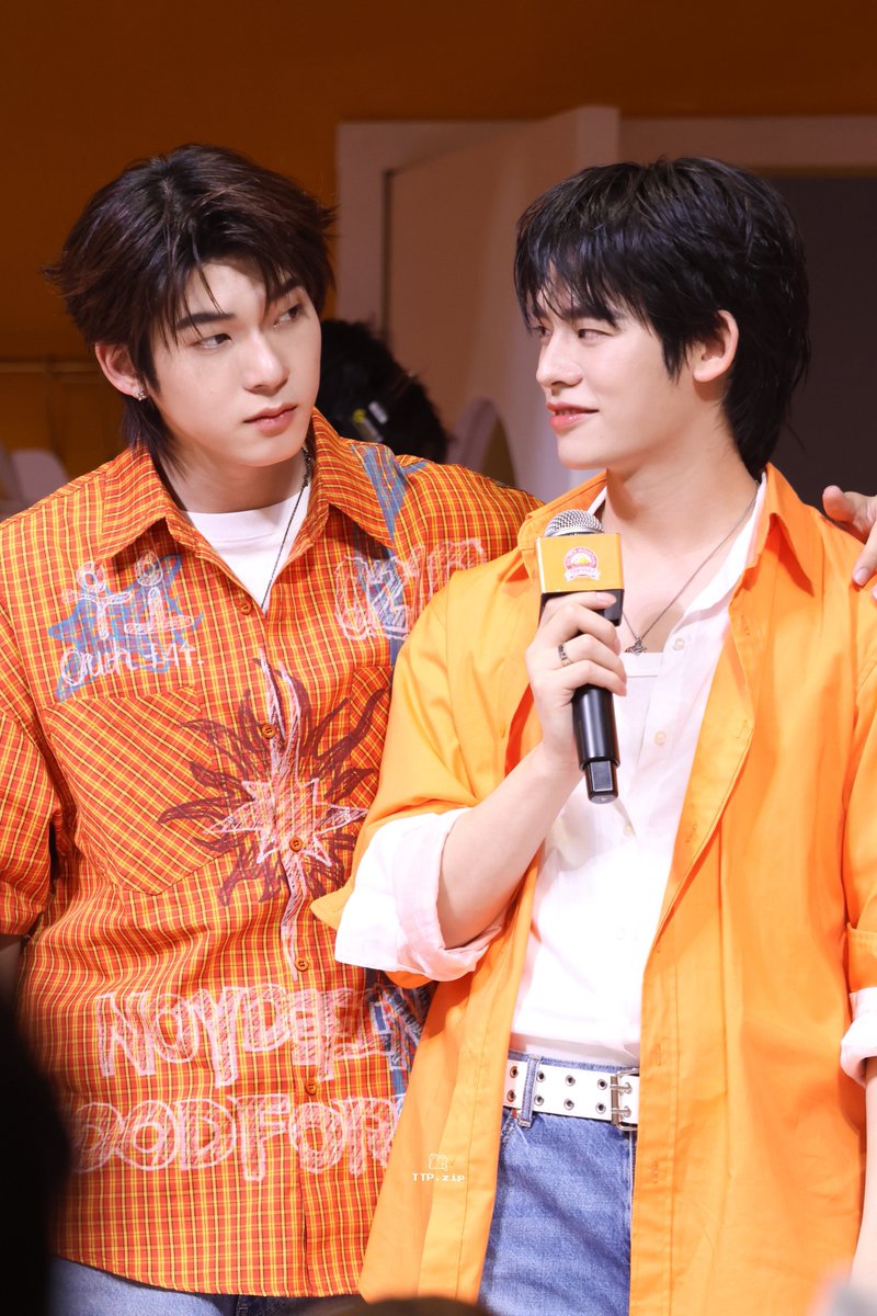 TTP_zip's tweet photo. 𖤐ˊ˗ 260926

เนียนมากเลยนะ ตี๋ แล้วน้องป๋อก็ชอบ 😌💘

#ตี๋ตี๋ป๋อ #teeteepor 
TASTY DUO TTP AT EMSPHERE
#คู่หูแสนอร่อยxteeteepor https://t.co/Cx46hXjSfp