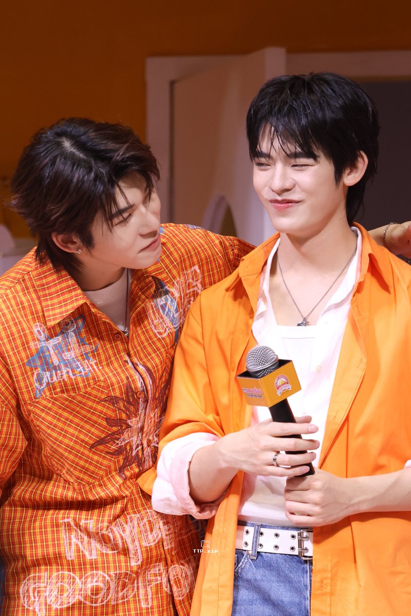 TTP_zip's tweet photo. 𖤐ˊ˗ 260926

เนียนมากเลยนะ ตี๋ แล้วน้องป๋อก็ชอบ 😌💘

#ตี๋ตี๋ป๋อ #teeteepor 
TASTY DUO TTP AT EMSPHERE
#คู่หูแสนอร่อยxteeteepor https://t.co/Cx46hXjSfp