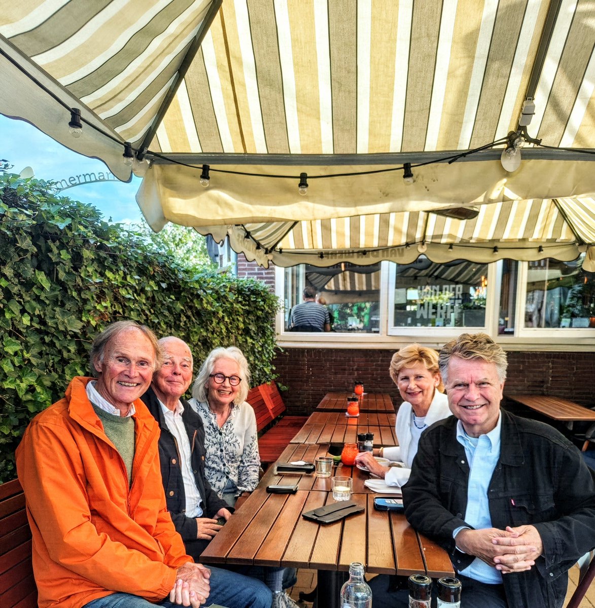 DittrichBoris's tweet photo. Met mijn ' practicumgroepje' van de rechtenstudie in Leiden. We komen al 51 jaar bij elkaar en nemen dan ons leven door. https://t.co/zzR82nahfP