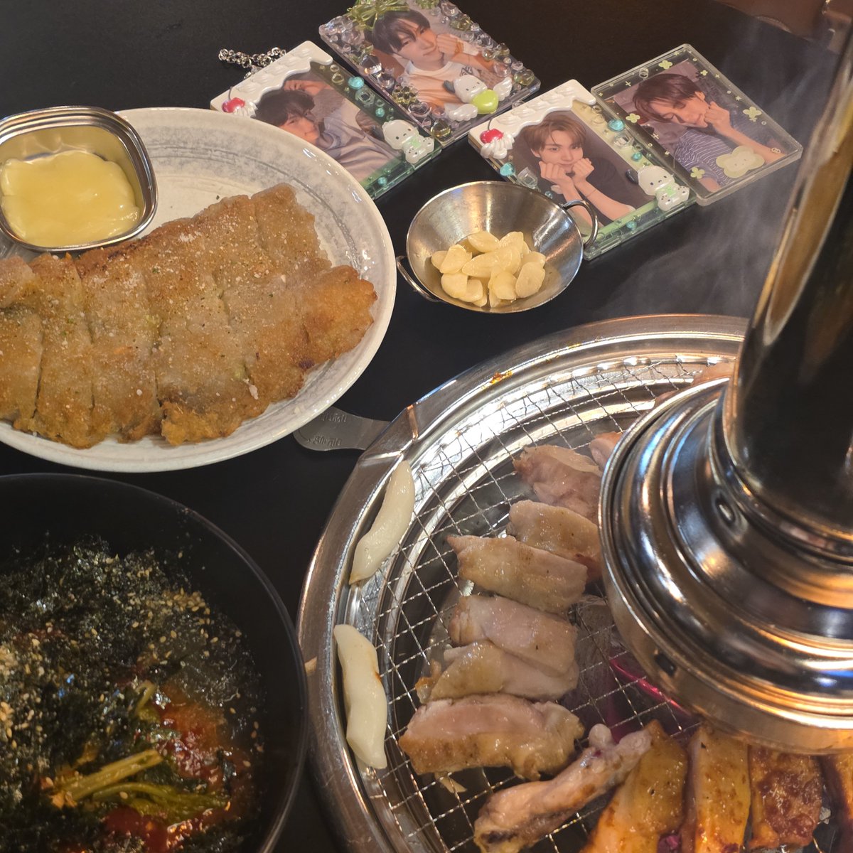 dearchun531's tweet photo. 아침부터 짜장면먹겠다고 서촌갔는데 짜장면 빼고 다먹은 하루 🫠
@young_j05 https://t.co/c8PKFMIp9q