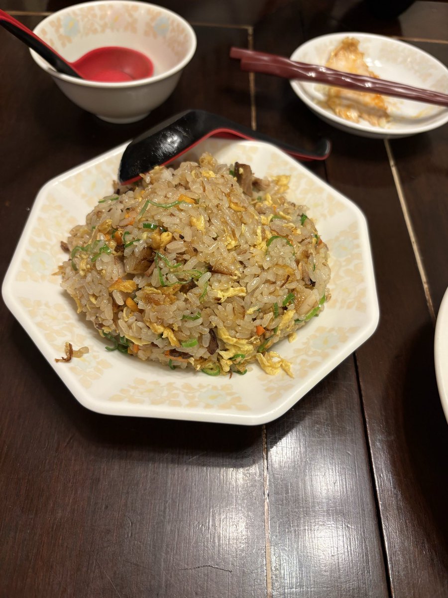 ojisan034's tweet photo. 町中華ってなんでこんな幸せなるんやろ https://t.co/jaeN96NZuS