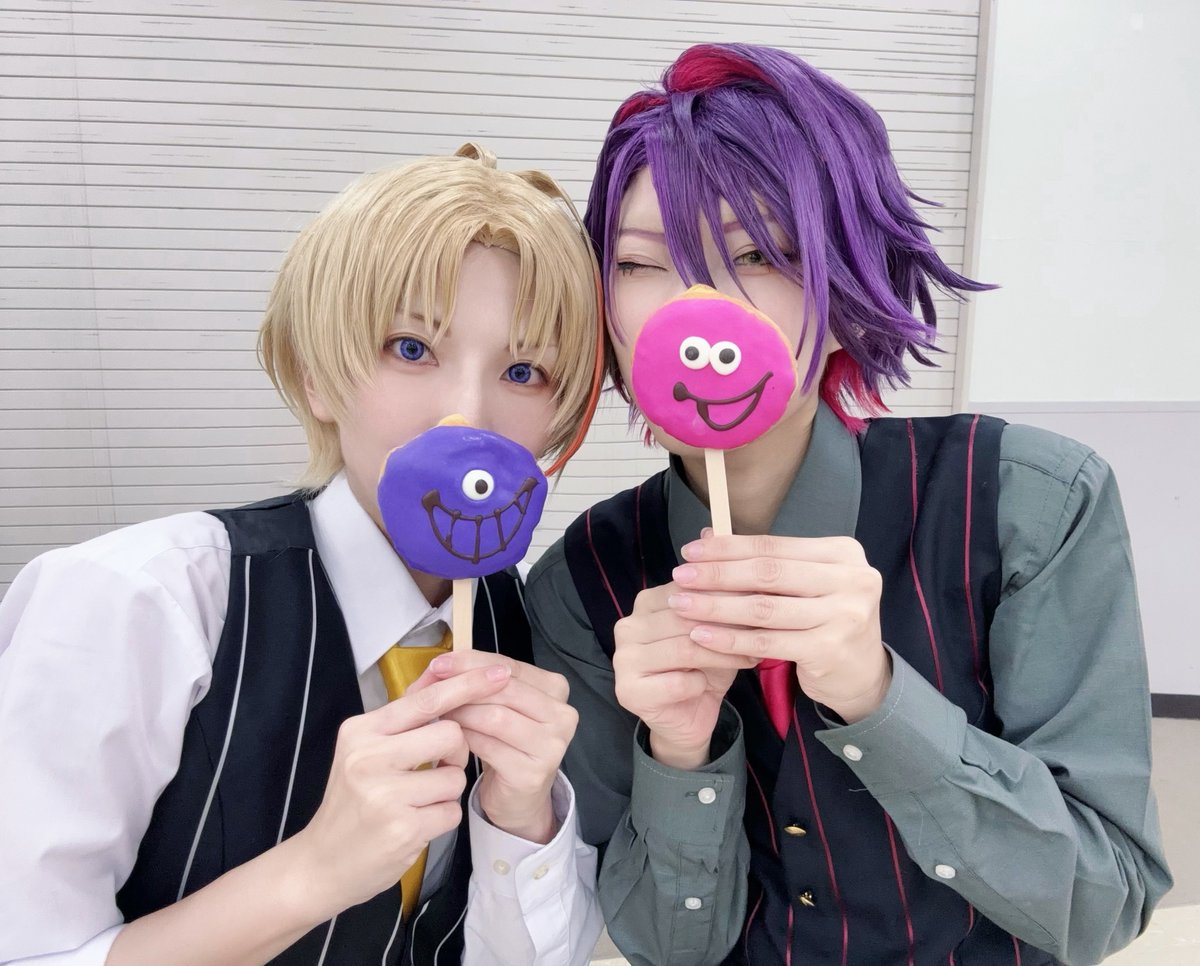 i7obasan's tweet photo. 推しのお誕生日にa!おりました！
愛ﾜﾅ〜カッフェ！
楽しすぎたね！ドーナツかわ！🍩

cos⚠️ https://t.co/APfWnEUVTc