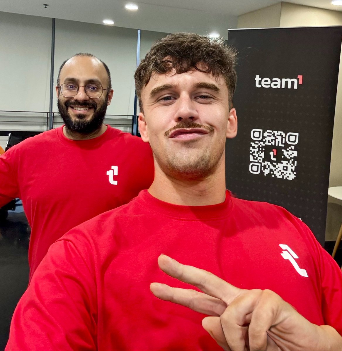 nknwn_'s tweet photo. gm web4

judging and mentoring at today’s @AvaxTeam1 event! love seeing so many talented builders bringing fresh ideas to life on @avax.

big thanks to @Team1TH_ and @shamwise8 for having me 🤝 https://t.co/jwZkqG3xcV