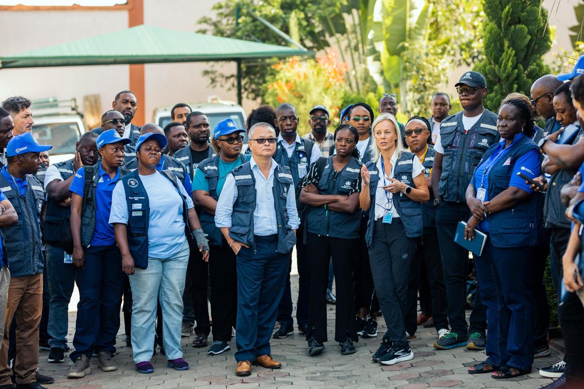 Chikwe_I's tweet photo. Spent my last day in #Bunia with the @WHO team 

I leave inspired by their commitment, energy and dedication

While I am encouraged by progress made - we must push even harder because only one outcome is acceptable - end transmission &amp; bring this #Ebola outbreak to an end https://t.co/9E7Zg6Pzje
