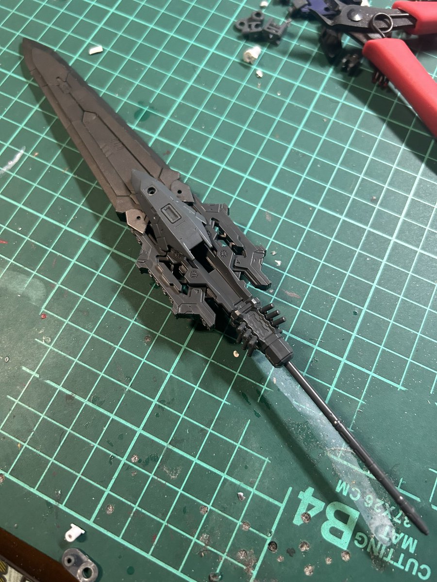 ruin_scarlet0's tweet photo. こんなにディテールいいのがあるんだ、そのまま鈍器だけってのも勿体無いだろ
お前、大剣になれ https://t.co/dlrkHqNX1u