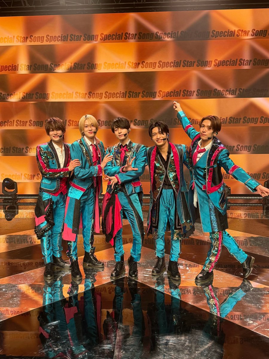 md3___'s tweet photo. ACEesの集合写真大好きマン https://t.co/b95DoGyl2k