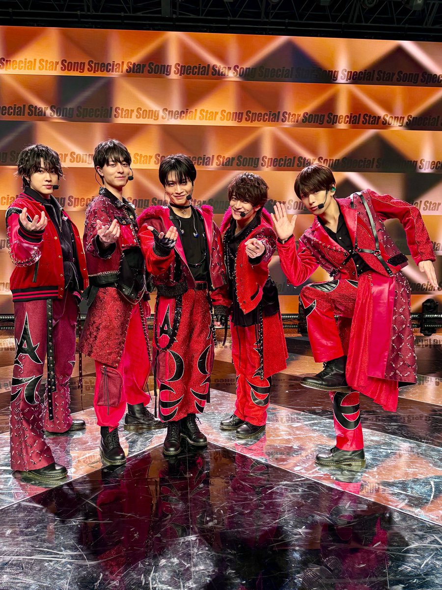 md3___'s tweet photo. ACEesの集合写真大好きマン https://t.co/b95DoGyl2k