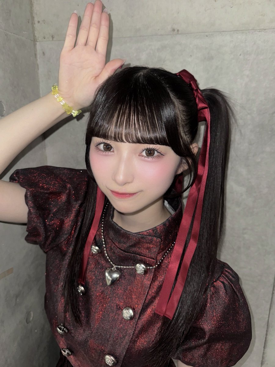 CHOCO_whsp's tweet photo. リリイベin豊洲
ありがとうございました🎤🥀

C/W「僕たちはウサギじゃない」初披露どうだった～？🐇
雨の中来てくれてありがとうT ˙̫ T♡

10/24(土)個握応募受付中🤝🏻
🔗https://t.co/lFX8Siliwq
1,3,4,7部にいて、3部はナースなので来てくれた分だけ絆創膏貼る🩹💘

待ってるねᴖ ̫ᴖ

#ホワスピ https://t.co/cphsnOtDY3