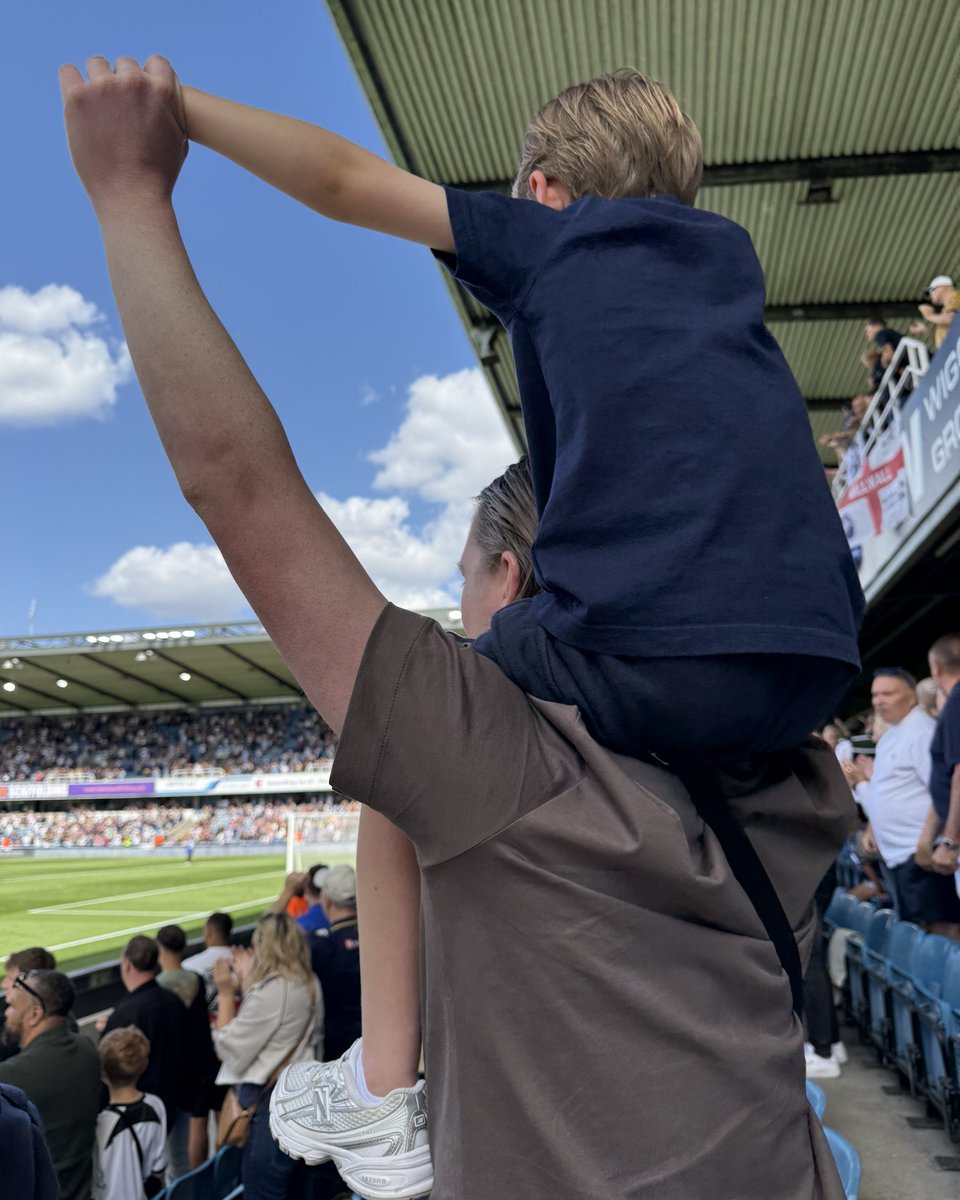 MillwallFC's tweet photo. 📸 Some of the best moments you have captured so far this season...

Thank you so much for your support! https://t.co/k150pKlSNY