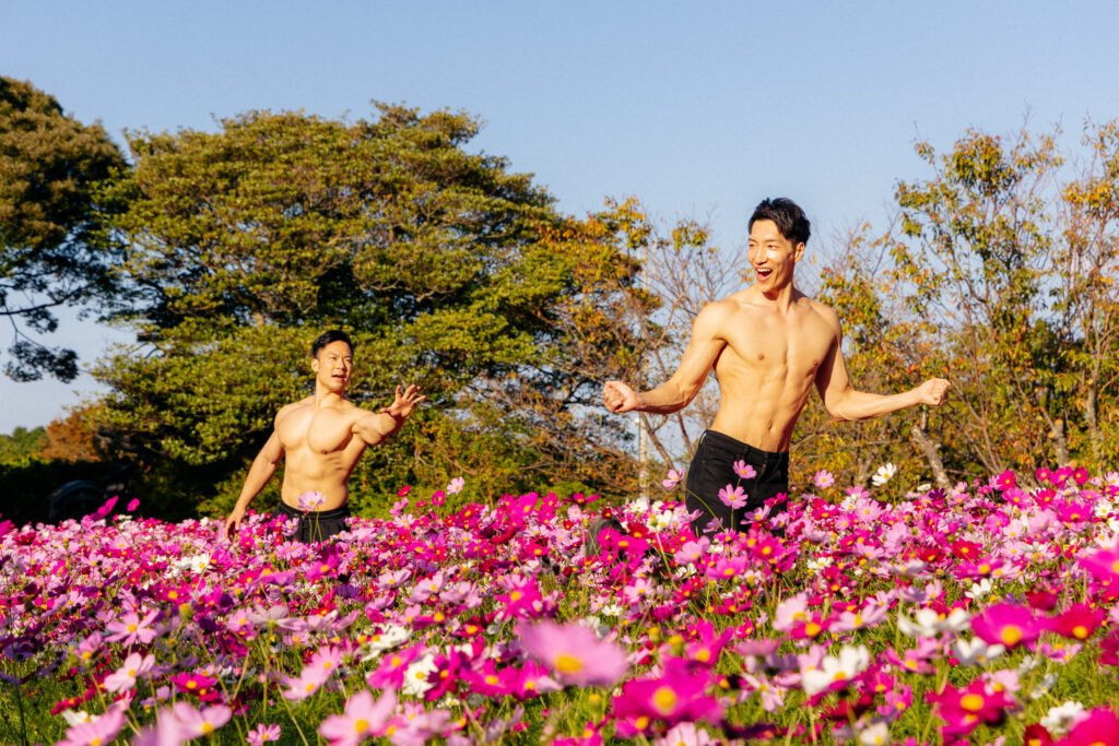 muscleplus_free's tweet photo. コスモス畑でマッチョをつかまえて

※AIではなく実際に撮影しています https://t.co/haXqQ5Fi2r
