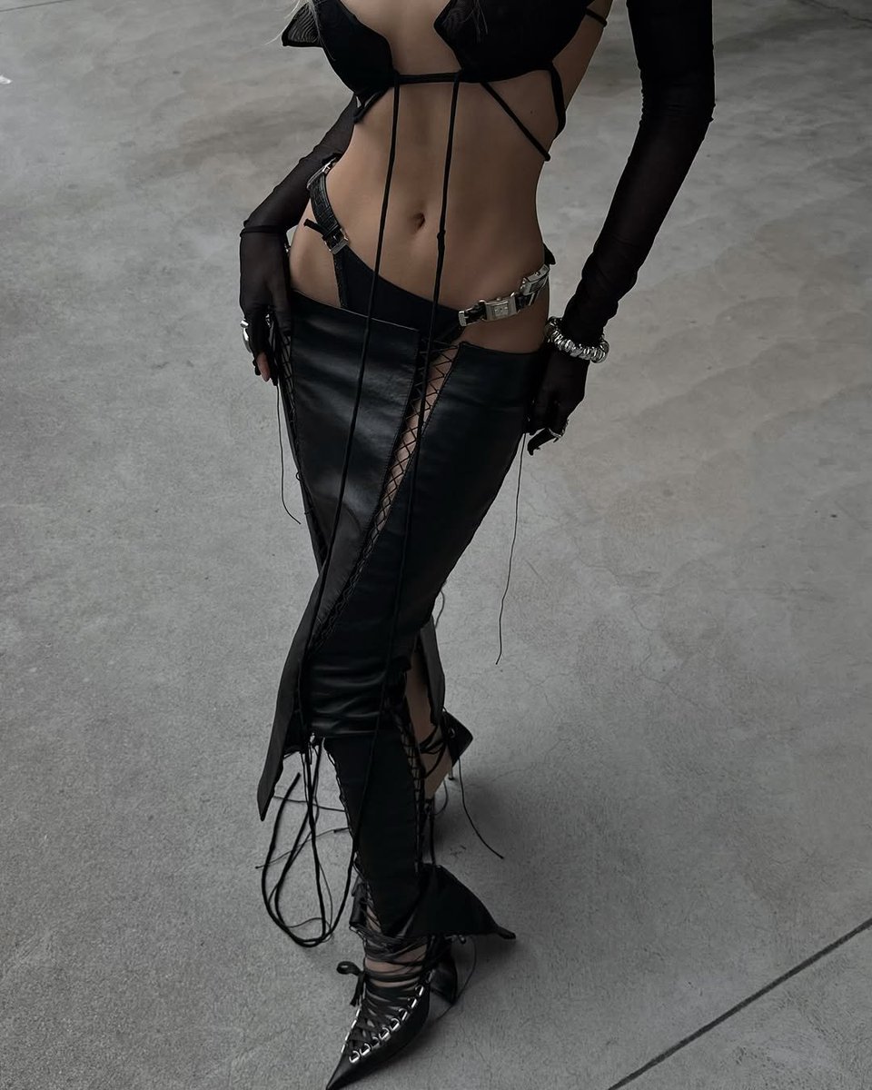 Senorixen's tweet photo. Too hot for hell, too sharp for heaven. Just living in my own dangerous little reality, draped in black and bound in attitude. https://t.co/Y212NLOakW