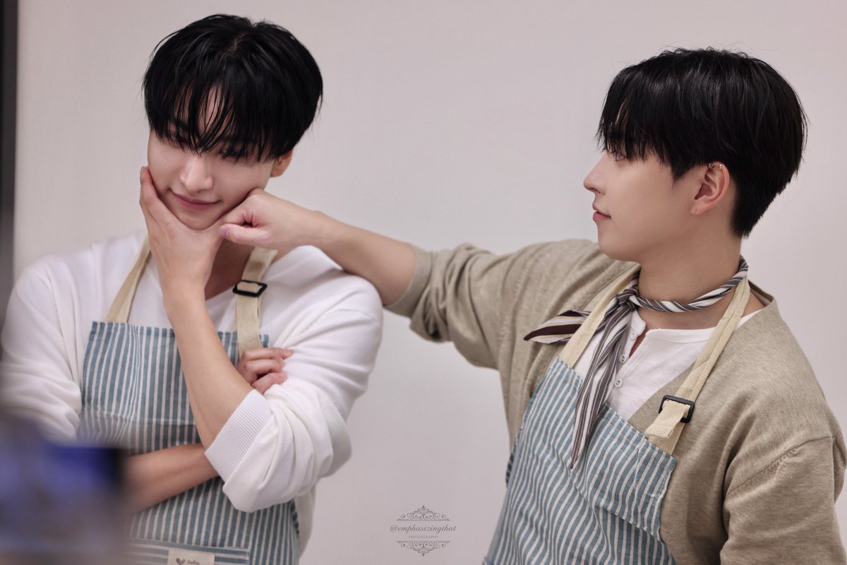 emphasizingthat's tweet photo. 🐰✊🏻🐿️ https://t.co/476CuuhdGU