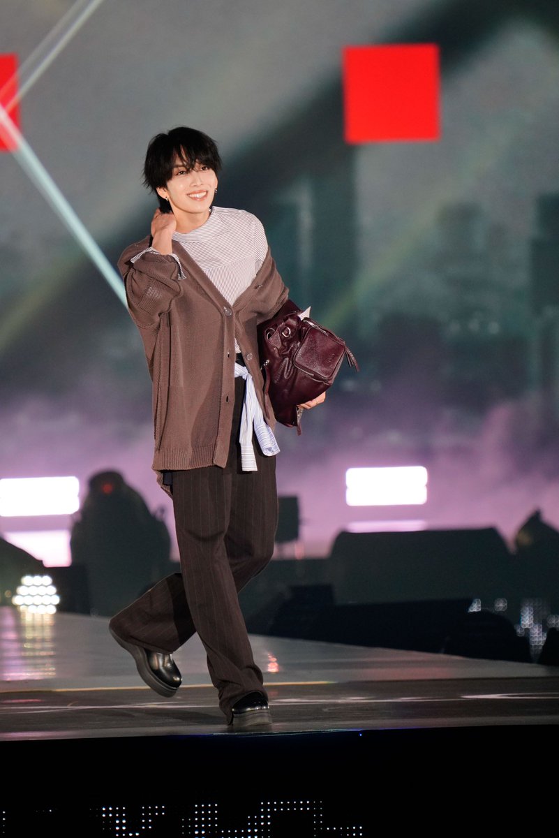 oshiraku's tweet photo. 🌟推し楽 レポート📝

🩷Rakuten GirlsAward 2026 A/W🩷

＼撮り下ろし写真多数📷✨／
#MAZZEL #EIKI ラフなブラウンコーデ＆爽やかスマイルで会場を魅了🎶

詳細はこちら👉https://t.co/zyGXNU3llG

#ガルアワ2026AW

@mazzel_official https://t.co/bn0UzdI7ZP
