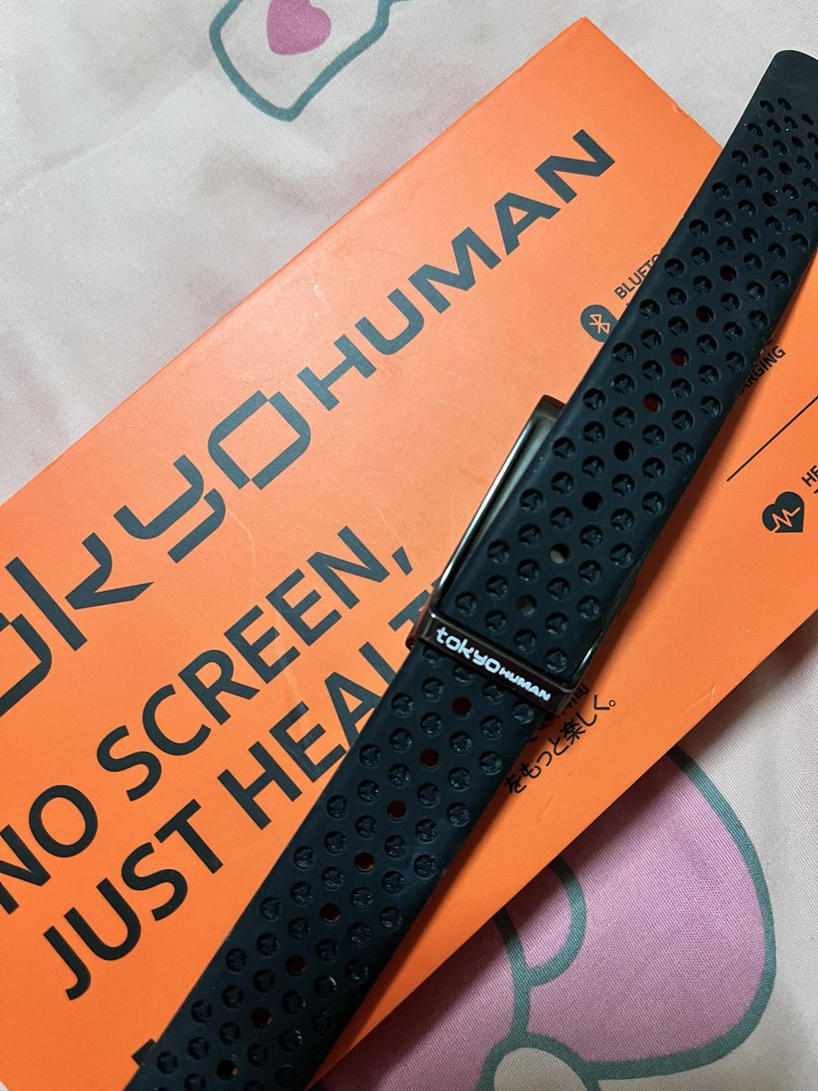kimin0to's tweet photo. ส่งต่อสายรัดข้อมืออัจฉริยะ ของ Tokyo Human ค้าบบ อุปกรณ์ครบ ใช้ดี สภาพดีมากก ไม่เคยใส่โดนน้ำ ไม่มีตำหนิ 

ใช้งานโดยเชื่อมแอพ Qwatch pro 
1,000 from 1,690 พร้อมโอนลดได้

#ส่งต่อเครื่องประดับ #ส่งต่อนาฬิกา #ส่วต่อเสื้อผ้า #ส่งต่ออุปกรณ์ออกกำลังกาย https://t.co/vZj1VzfYab