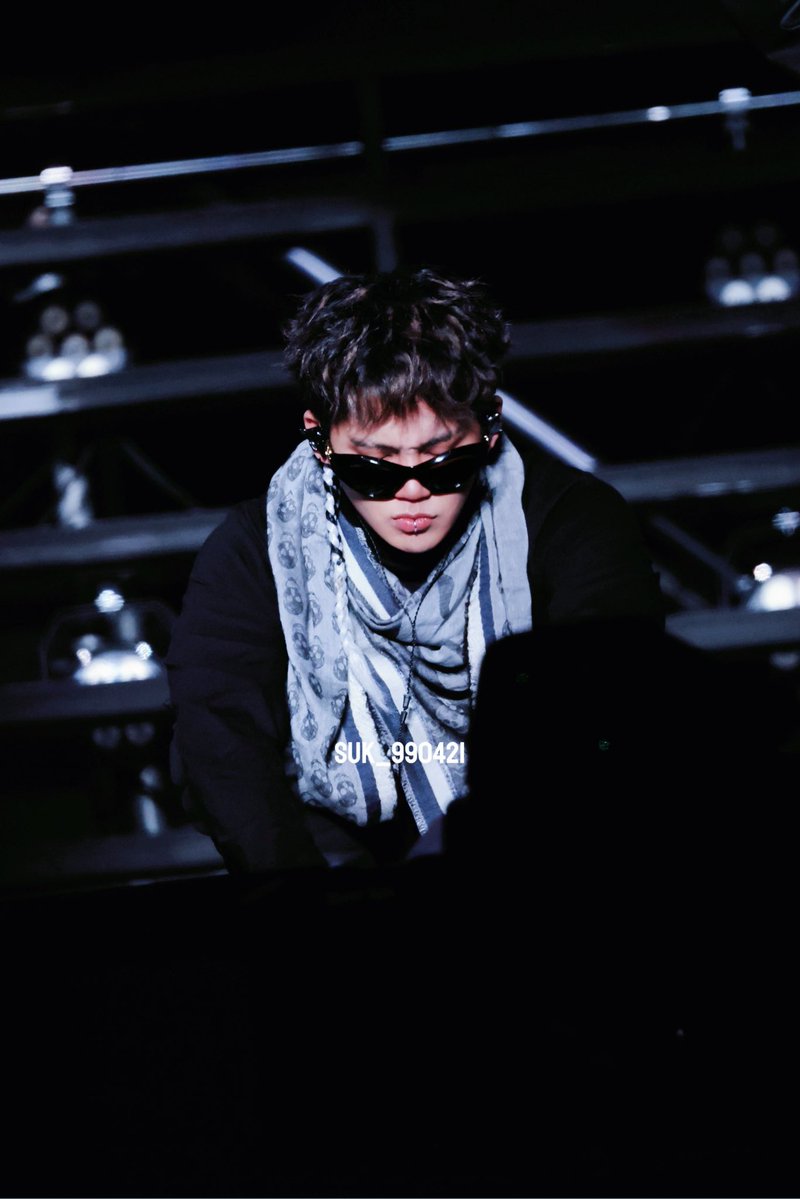 suk_990421's tweet photo. 260926 가오슝

🕶️

#최현석 #CHOIHYUNSUK #ヒョンソク  
#트레저 #TREASURE https://t.co/siGvkPEEfe