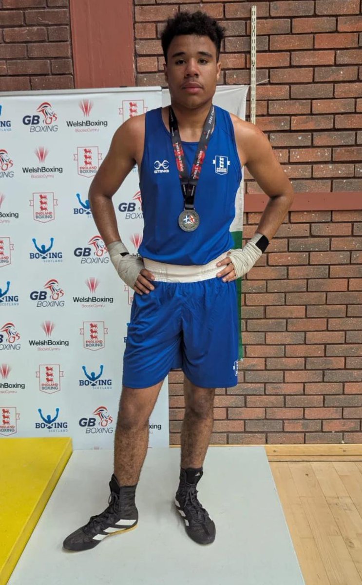oldhamboxing's tweet photo. We head into this weekend with two of our boxers, Saul and Connor, competing in the North West Finals on Saturday. It’s time for Saul and Connor to step through those ropes and give it everything they’ve got. Good luck!
#OldhamBoxing #GMBDH https://t.co/RUYBOXPei8
