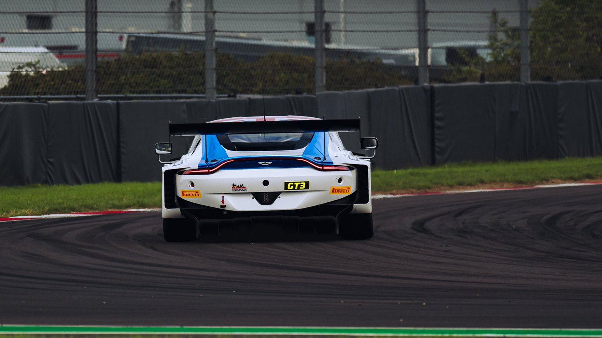 BeechdeanAMR's tweet photo. Pushing on through FP1 and holding P7 overall at the midway mark.

📸 Phil Hay https://t.co/jEGEqtJHDh