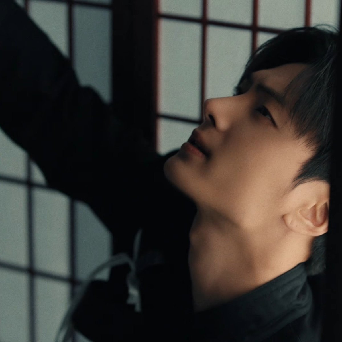 skrr_9382's tweet photo. 아..존나무릎꿇게됨... https://t.co/uDMdw5p31u
