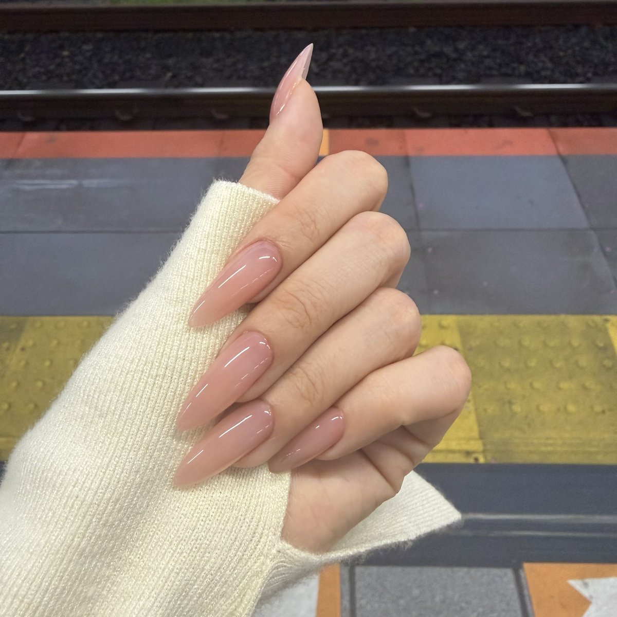 tsunamofu's tweet photo. 美容院からのネイル🫶 https://t.co/8mUuLl8f3n