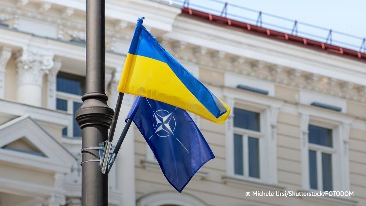 tassagency_en's tweet photo. Euractiv columnist Thomas Moller-Nielsen cast doubt on Kiev’s statements on the impending $27 bln budget deficit and the necessity of additional funding:
https://t.co/zB8fRTP2uT https://t.co/eQ1QU7P4oP