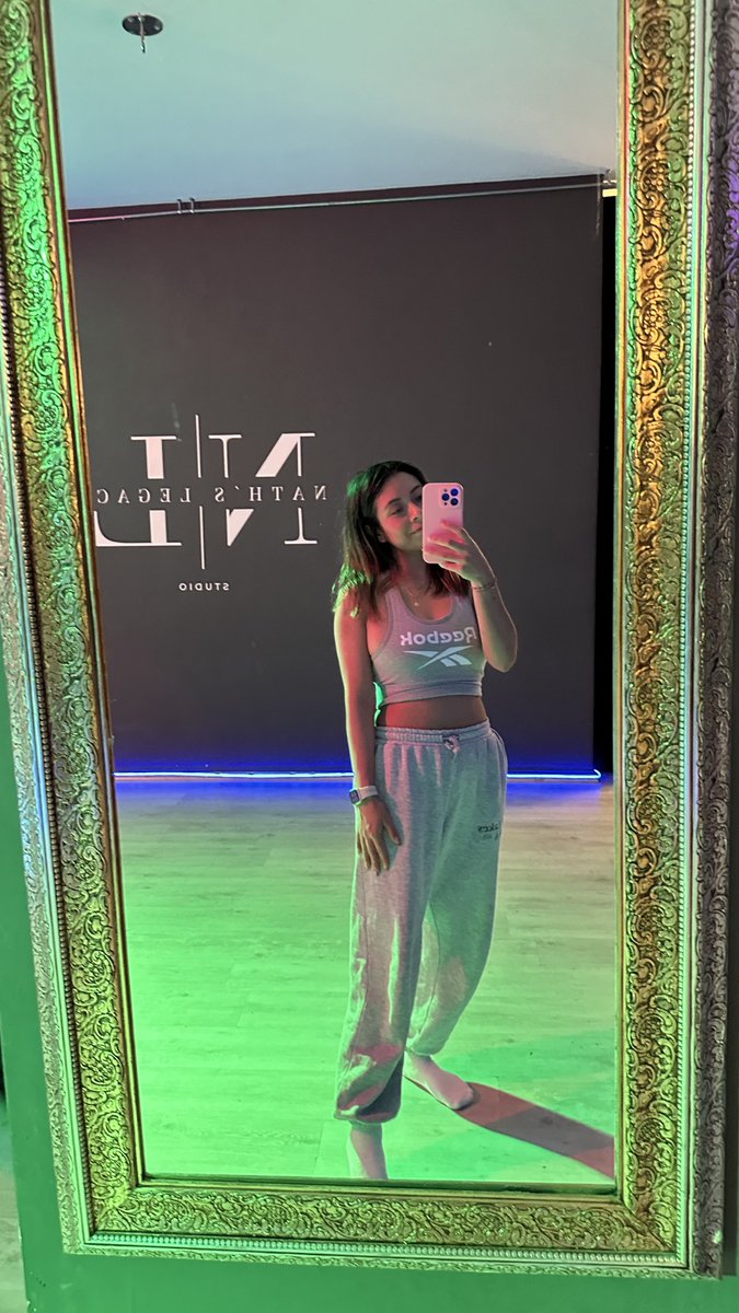 softlyedb's tweet photo. Amo tener mis clases de baile 😍😍 https://t.co/PBcc2N2dft