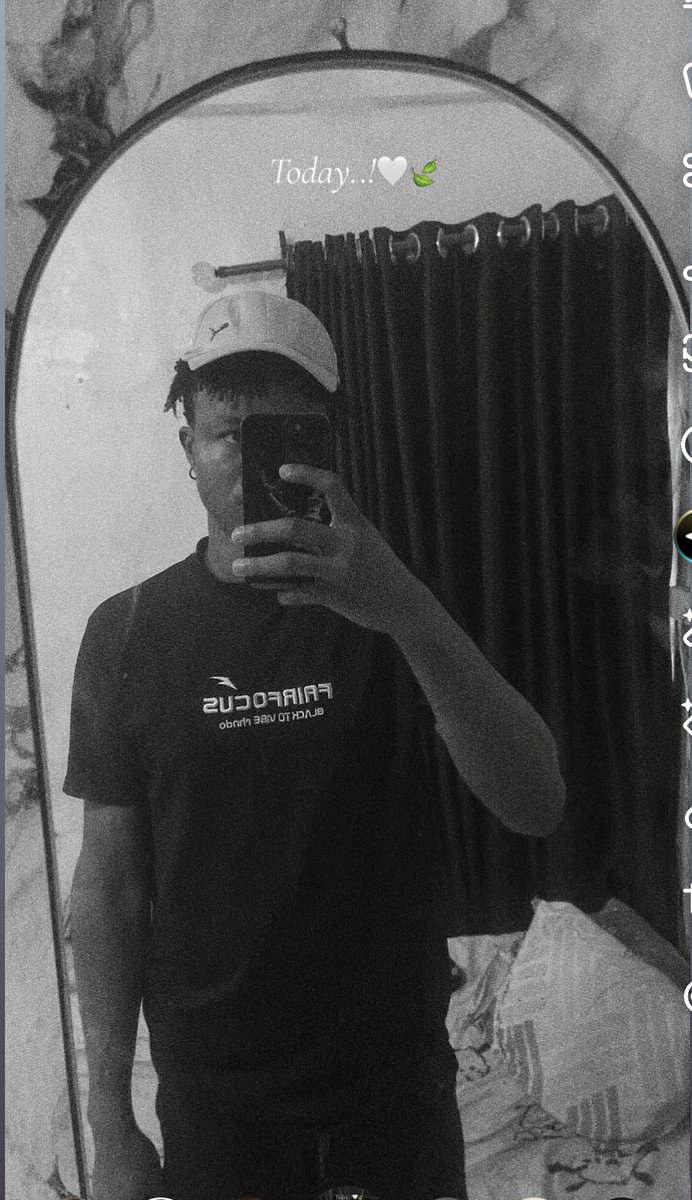 twenty4thgod's tweet photo. mirror selfie thread??

let's have it https://t.co/a7RuP0HuOK