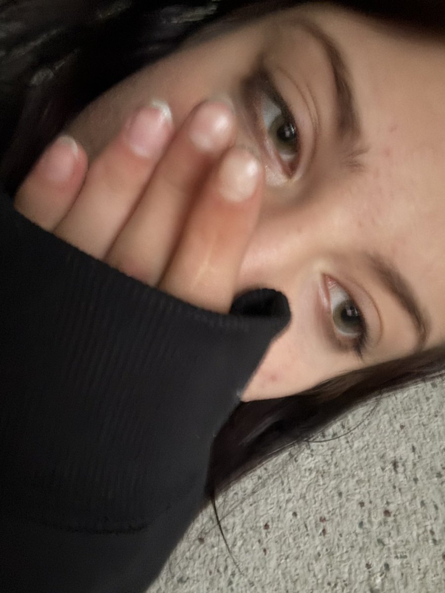 kmslain's tweet photo. i keep losing friends bc of my addiction and i hate it but i can‘t stop https://t.co/vS32XZ6JHS