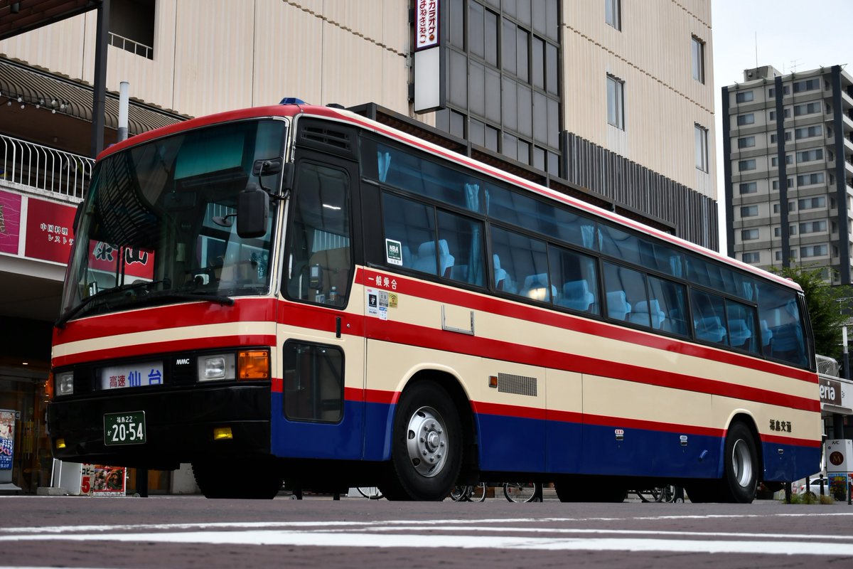 senrin65_195's tweet photo. このバスまつりに参加する決め手となった2054号車もたくさん撮れました
今度は営業時の姿を見たいな https://t.co/rkZXmlbkrh