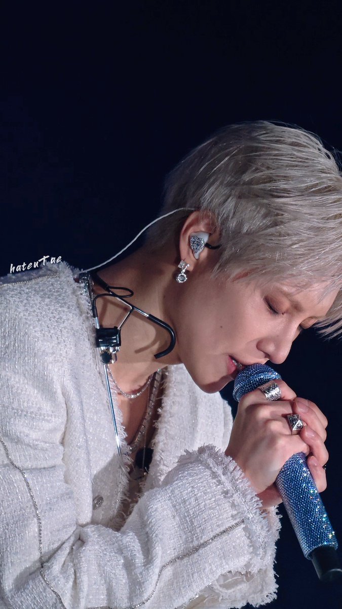 hateuTae_'s tweet photo. 20260920 TAEMIN WORLD TOUR <LiMiNaL>
차가운 빛 속에 너무 다정한 눈✨✨

#태민  #TAEMIN #テミン #泰民 #TAEMIN_LiMiNaL https://t.co/ewVNDpOVAc